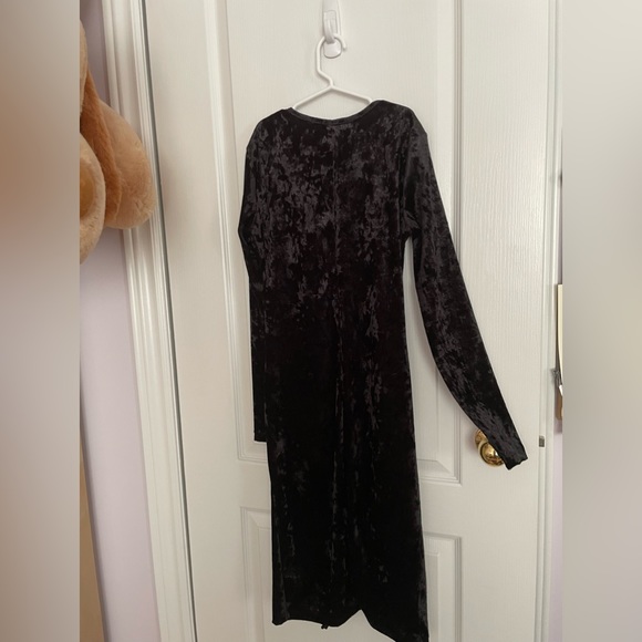 Yaya & Co black velvet long sleeve dress with a slit. Mid length. - Picture 2 of 4